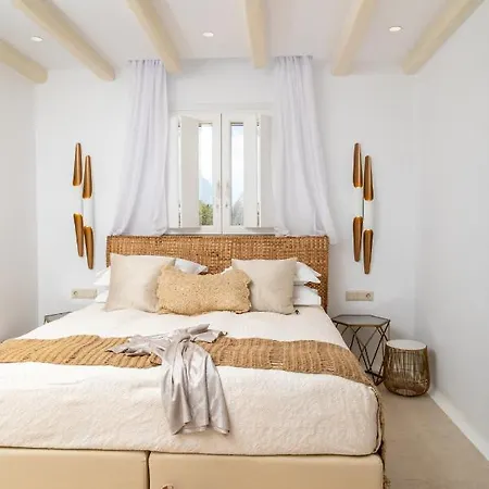 Villa Gold&white Maragkas