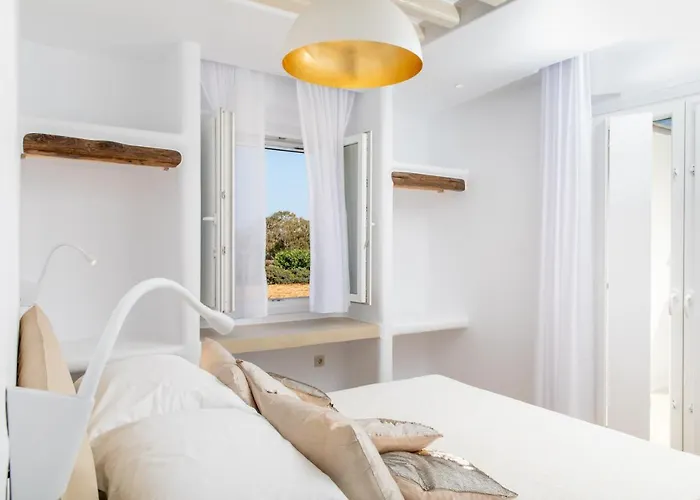 Gold & White * Maragkas