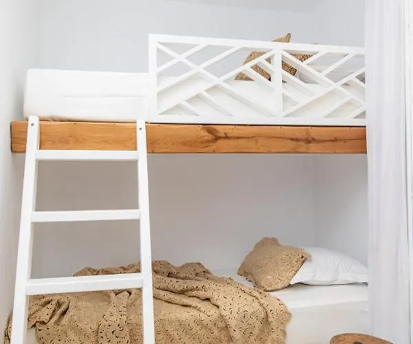 빌라 Gold & White *